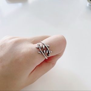 Frica Leaf Ring